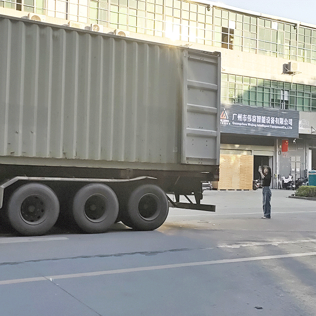 充填ラベル貼付機の詳細をお客様に動画で確認