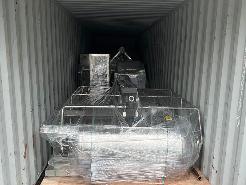 水処理容器の積み込みと出発