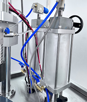 自動BOVエアロゾル充填機（4）