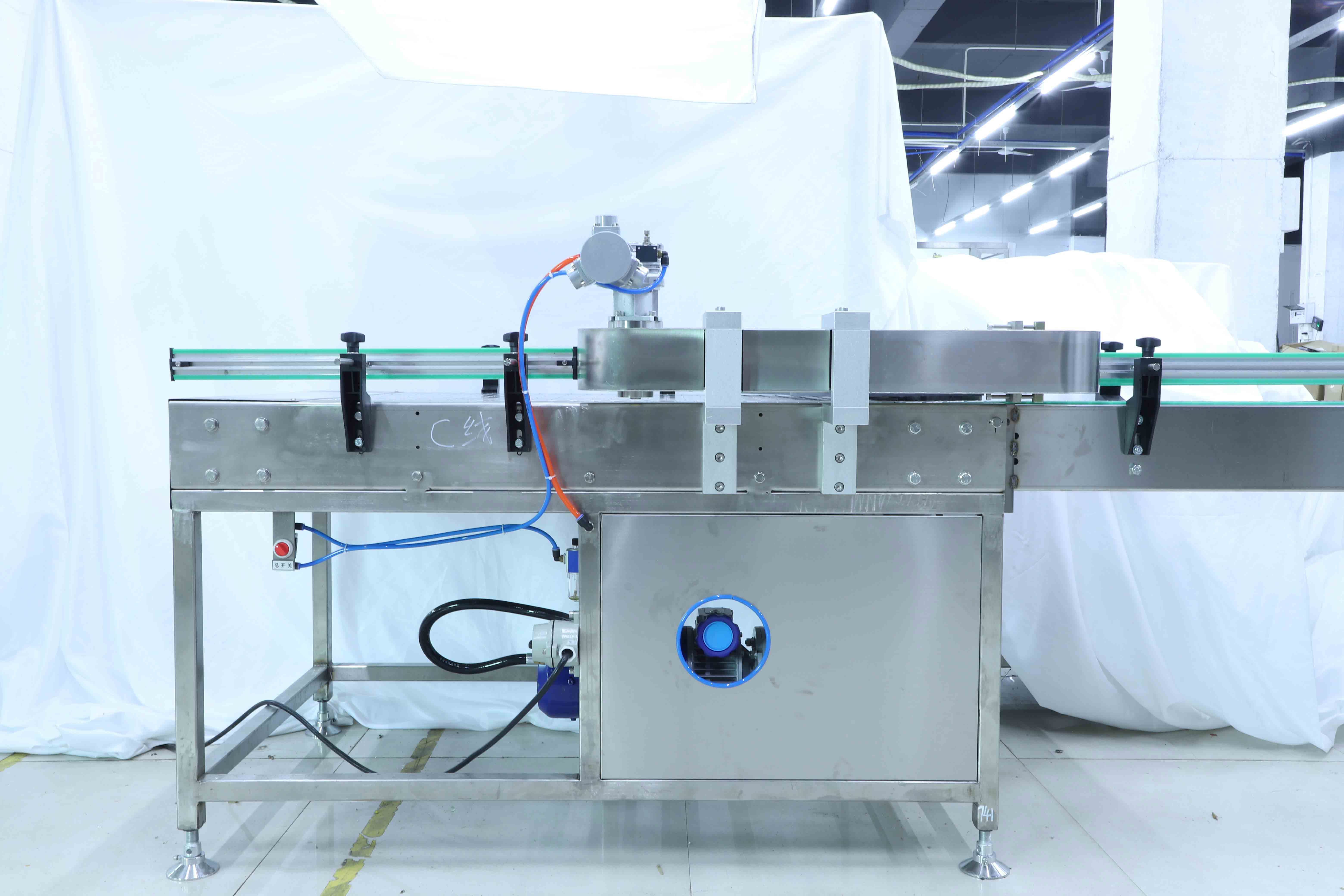 給餌機ができます