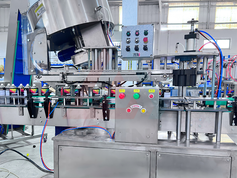 6.アウターキャッププレス機