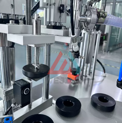 チューブ充填シール機