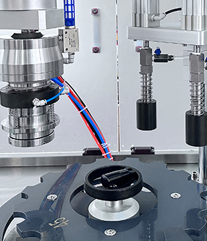 自動BOVエアロゾル充填機（1）