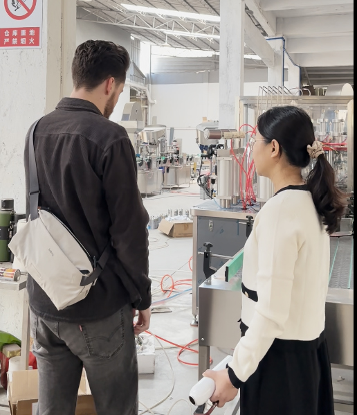 米国の顧客の工場での BOV エアロゾル充填生産ラインの受け入れ 1 (1)